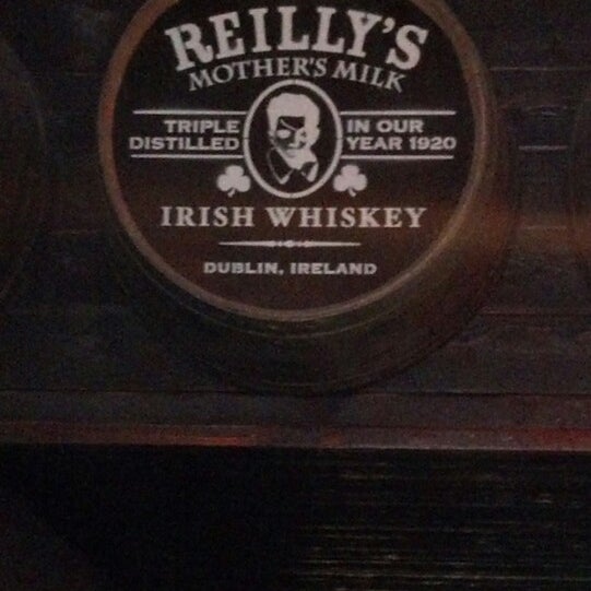 Foto diambil di Rock &amp; Reilly&#39;s Irish Pub oleh Cruz R. pada 4/6/2013