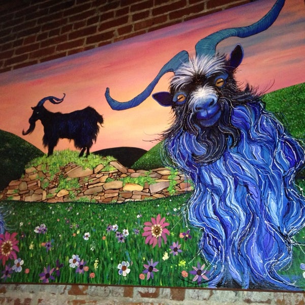 Foto tirada no(a) Blue Goat por leshislove em 11/28/2014