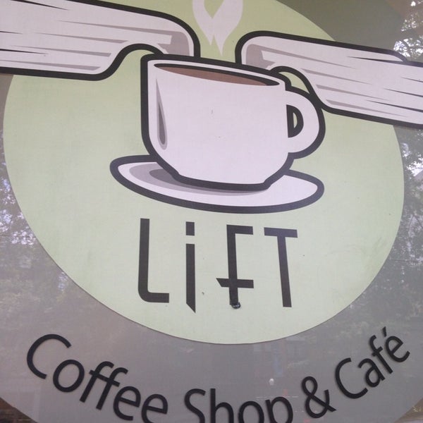 7/18/2014에 leshislove님이 Lift Coffee Shop &amp; Café에서 찍은 사진