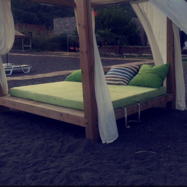 Foto tirada no(a) Ekincik Beach Hotel por Büşra em 8/26/2015