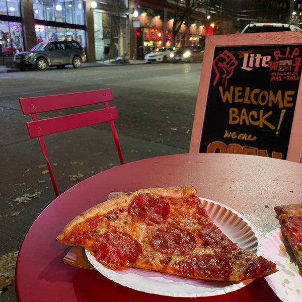 12/4/2020にSri R.がBig Mario&#39;s Pizzaで撮った写真