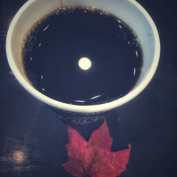 รูปภาพถ่ายที่ De Clieu Coffee โดย Mesha เมื่อ 10/31/2018