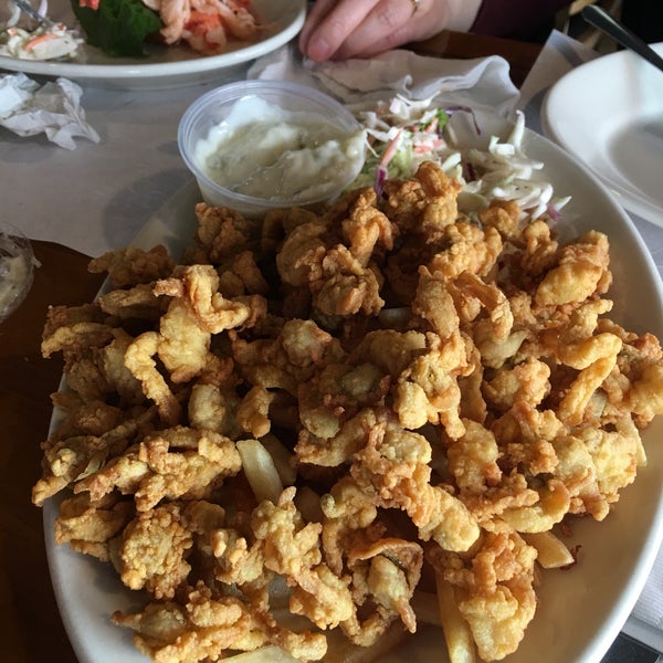 Das Foto wurde bei Roy Moore&#39;s Fish Shack Restaurant von Sidney K. am 9/8/2018 aufgenommen