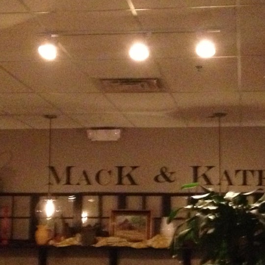 Das Foto wurde bei Mack&amp;Kates Cafe von Michael J. am 10/6/2012 aufgenommen