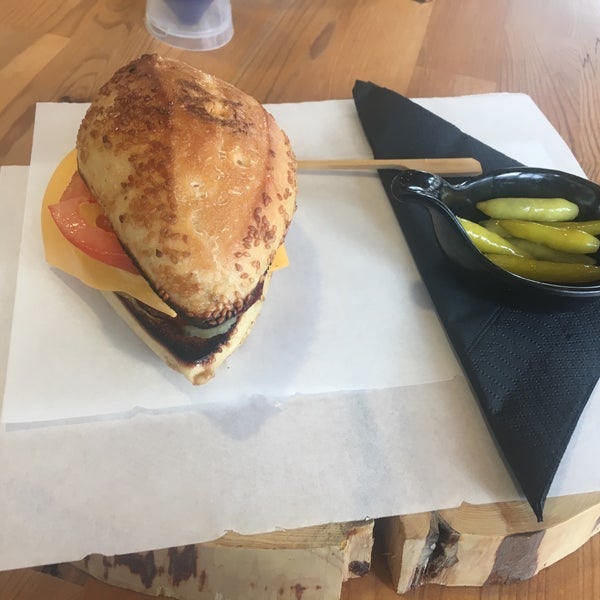 12/9/2017 tarihinde Yunus A.ziyaretçi tarafından C Plus Organic &amp; Gourmet Burger'de çekilen fotoğraf