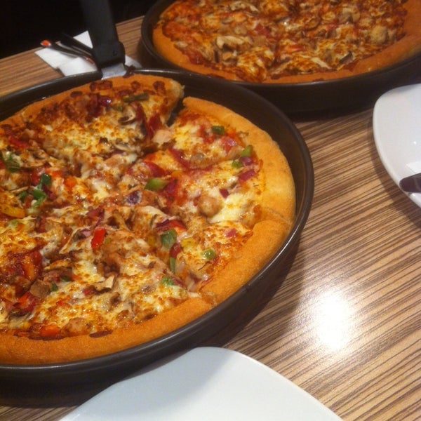 2/6/2014 tarihinde iRfAt Є.ziyaretçi tarafından Pizza Hut'de çekilen fotoğraf