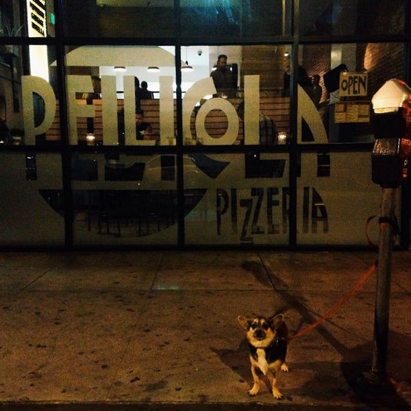 6/12/2014 tarihinde Miki R.ziyaretçi tarafından Pellicola Pizzeria'de çekilen fotoğraf