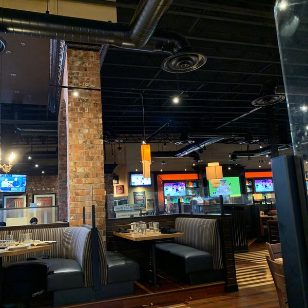 Photo taken at BJ&#39;s Restaurant &amp; Brewhouse by Bharath G. on 7/6/2021