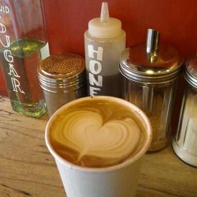 2/6/2013 tarihinde Anna C.ziyaretçi tarafından Upright Coffee'de çekilen fotoğraf