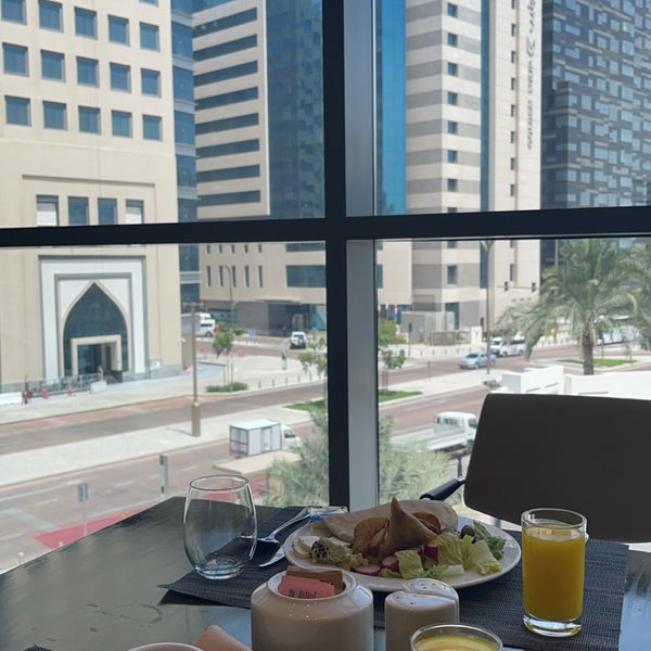 Foto tirada no(a) DoubleTree by Hilton Doha - Old Town por N ♈️ em 5/20/2023