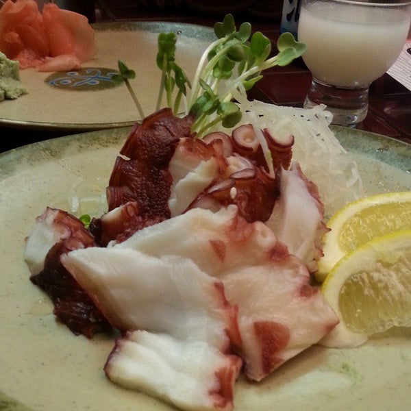 รูปภาพถ่ายที่ Kobe Japanese Steak House &amp; Oku&#39;s Sushi Bar โดย Raelinn D. เมื่อ 1/24/2015