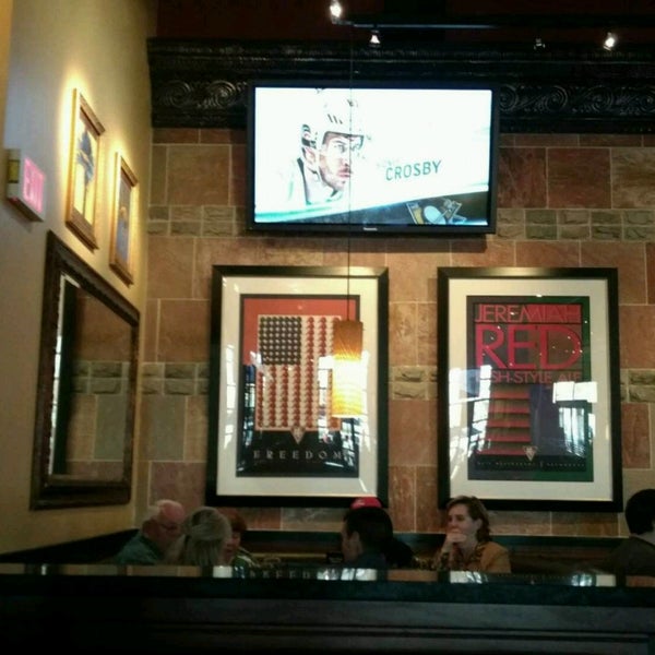 Photo taken at BJ&#39;s Restaurant &amp; Brewhouse by Tommy G. on 4/12/2017