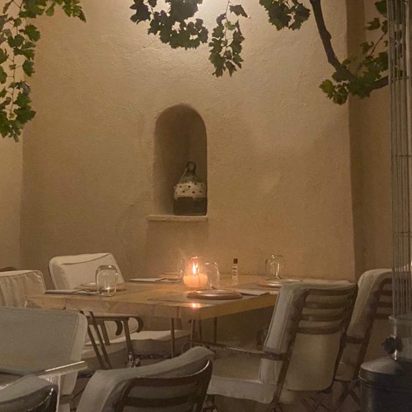 Foto tomada en Rosemary Restaurant Santorini  por Fotis S. el 10/10/2021