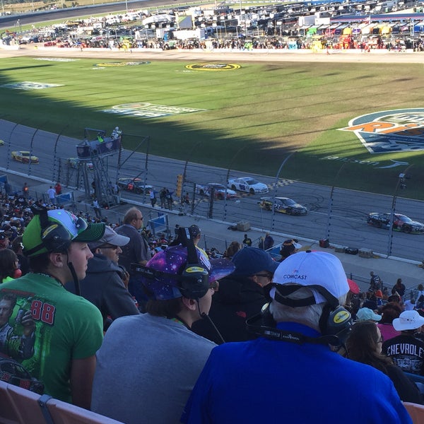A big Super Speedway! Saw my1st NASCAR race. It is well thought out and a fun experience. MUST wear earplugs/phones. It's a must see.