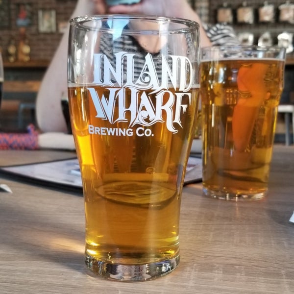 รูปภาพถ่ายที่ Inland Wharf Brewing โดย Martin M. เมื่อ 11/9/2018