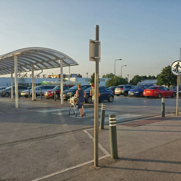 Photos At Market Car Park Ellesmere Port Market