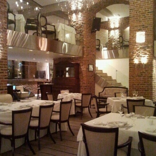 Das Foto wurde bei Le Restaurant von Anatoliy K. am 1/18/2013 aufgenommen