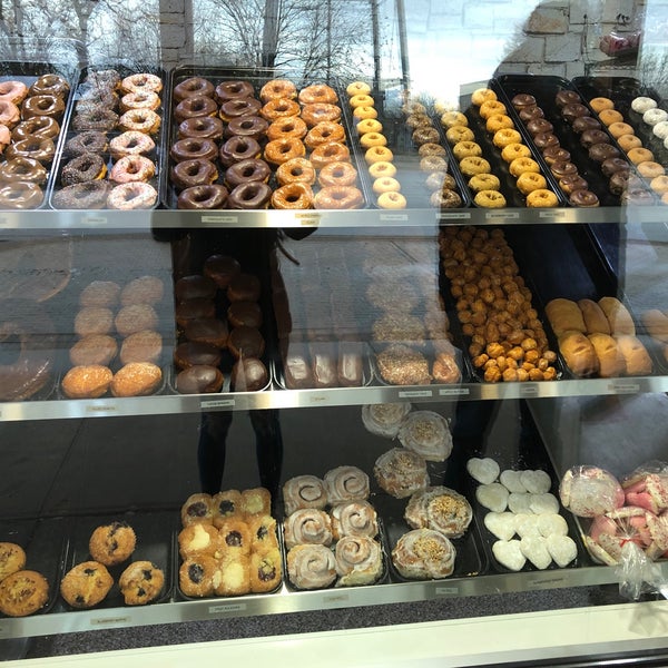 Das Foto wurde bei Round Rock Donuts von Joanne C. am 1/12/2022 aufgenommen