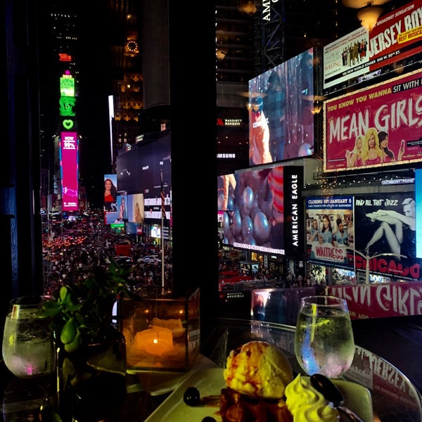 8/2/2019에 Abdulaziz님이 R Lounge at Two Times Square에서 찍은 사진