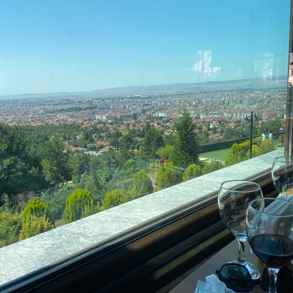 Das Foto wurde bei Şelale Park Cafe &amp; Restaurant von Ahmet am 7/17/2021 aufgenommen