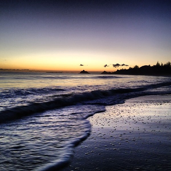 Photos at Kailua Beach (Flagpoles) kailua 5 tips