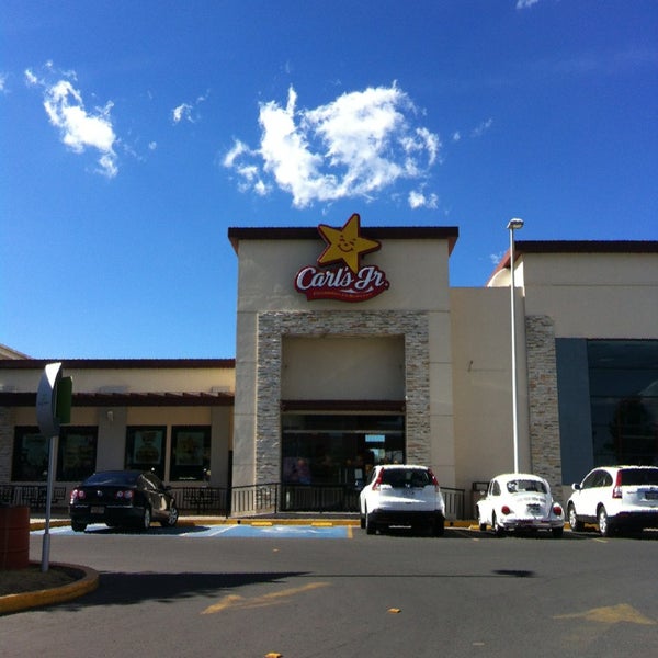 Carl's Jr. Restaurante de comida rápida en Bosque Esmeralda