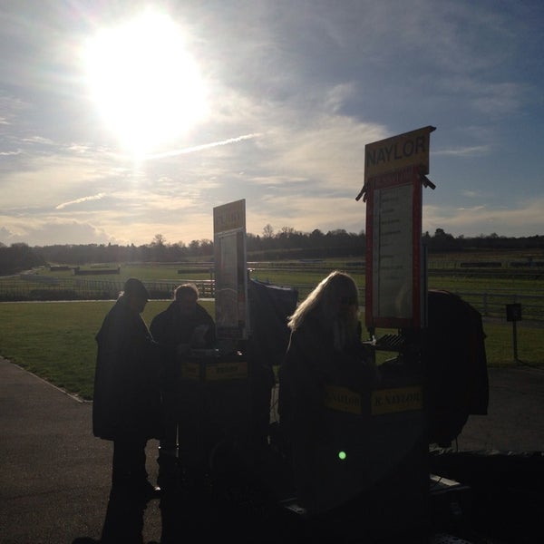 12/28/2013にTracy S.がLingfield Park Racecourseで撮った写真
