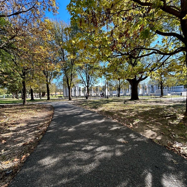 Foto tirada no(a) National Mall por ㅤㅤㅤㅤㅤㅤㅤㅤㅤㅤ em 10/23/2023