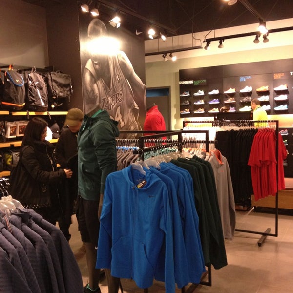 nike store in vancouver near at centerm terminal