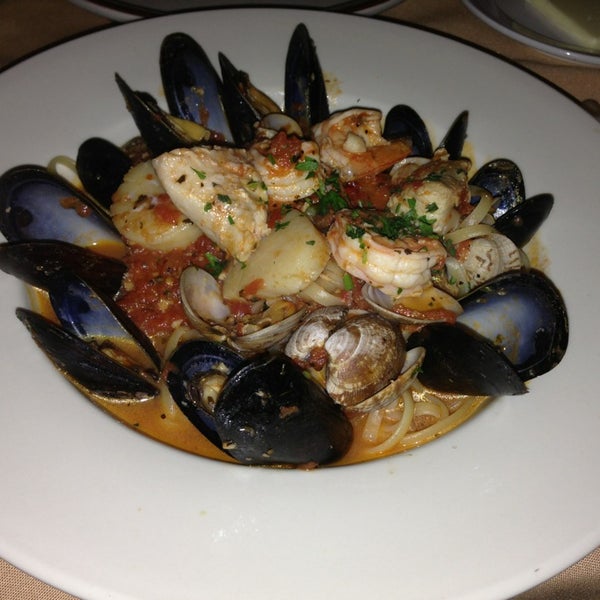 Das Foto wurde bei Nino&#39;s Italian Restaurant von John K. am 8/30/2013 aufgenommen