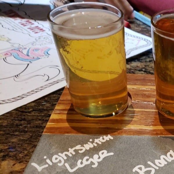 Photo taken at BJ&#39;s Restaurant &amp; Brewhouse by Lorenzo S. on 1/19/2019