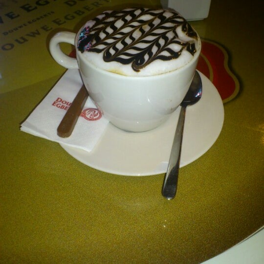 Foto tirada no(a) Douwe Egberts Coffee &amp; Restaurant por Başak Ö. em 4/20/2013