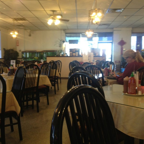 รูปภาพถ่ายที่ Kim Phung Restaurant - North Lamar โดย Litto B. เมื่อ 3/14/2013