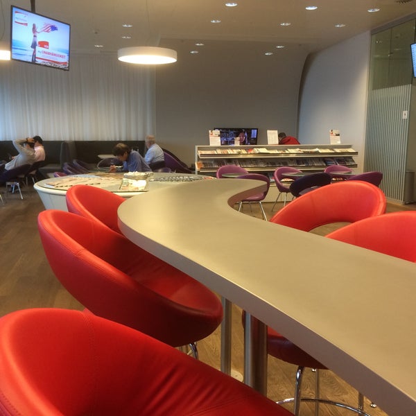 Photo taken at Austrian Airlines Business Lounge | Non-Schengen Area by Stein C. on 4/9/2016