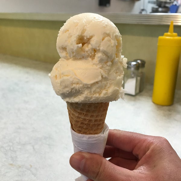 Photo taken at Joe&#39;s Ice Cream by Kent on 3/7/2018