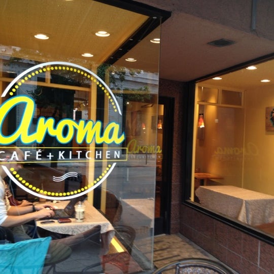 8/9/2013 tarihinde Chris N.ziyaretçi tarafından Aroma Cafe'de çekilen fotoğraf