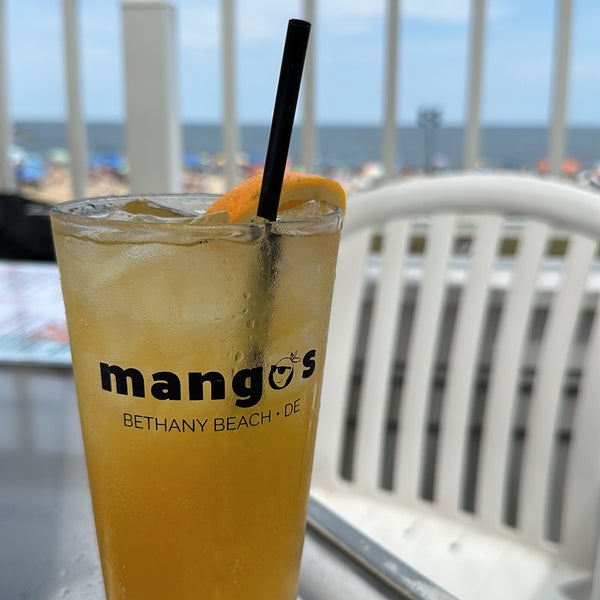 Foto tirada no(a) Mango&#39;s por Aimee E. em 7/22/2023