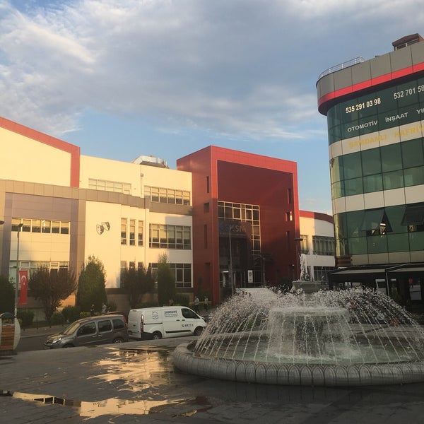Foto tomada en Sefaköy Kültür ve Sanat Merkezi  por Deniz G. el 8/17/2018