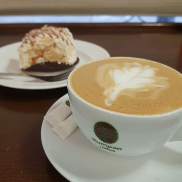 12/25/2019 tarihinde Lina B.ziyaretçi tarafından Kumpan Cafe'de çekilen fotoğraf