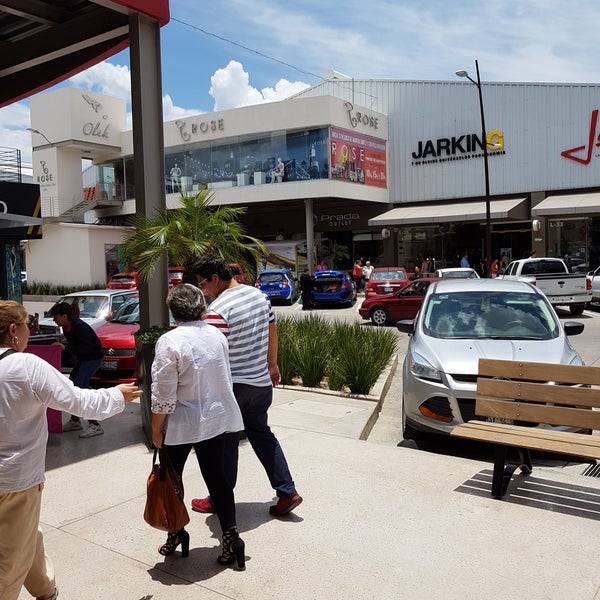 Photo taken at MULZA Outlet del Calzado by Bruno K. on 7/8/2018