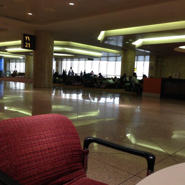 4/24/2013にSalehがキング・ファハド国際空港 (DMM)で撮った写真