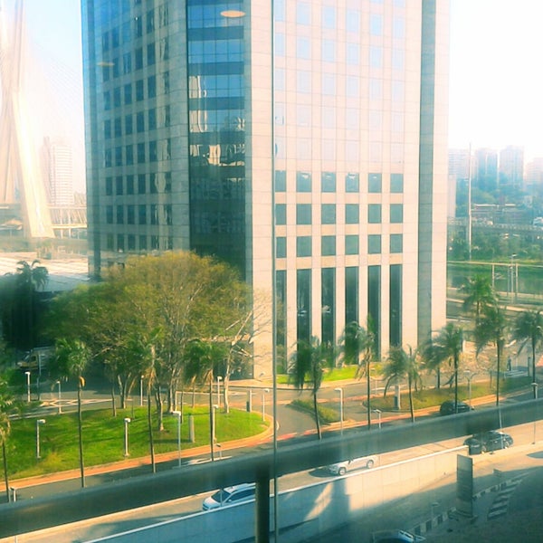 รูปภาพถ่ายที่ Sheraton São Paulo WTC Hotel โดย JB S. เมื่อ 8/9/2017