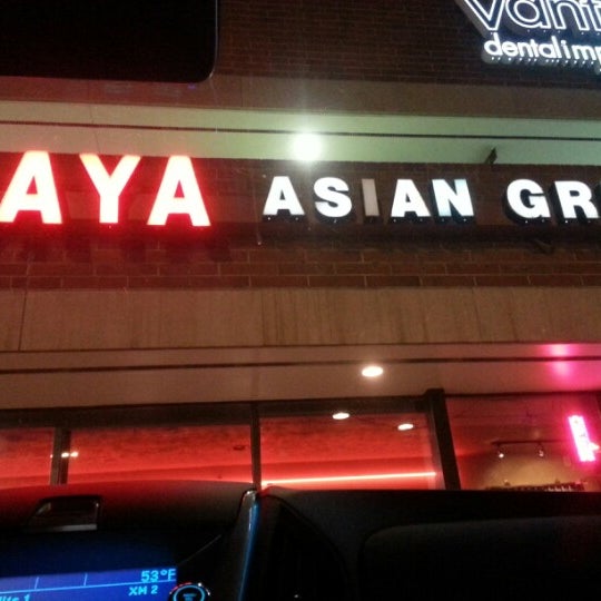 Снимок сделан в Jaya Asian Grill пользователем 🎀 11/25/2012