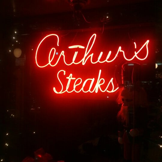 Foto tirada no(a) Arthur&#39;s Tavern por Bob C. em 12/27/2012