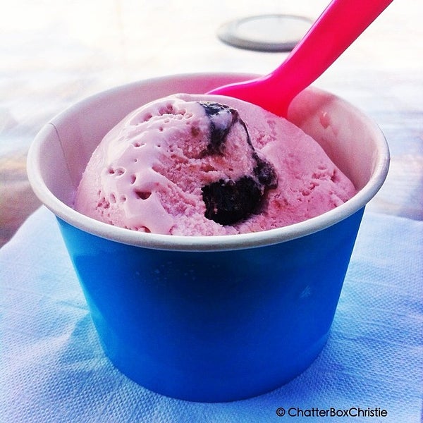5/23/2014 tarihinde ChatterBox Christieziyaretçi tarafından Sub Zero Yogurt and Ice Cream'de çekilen fotoğraf