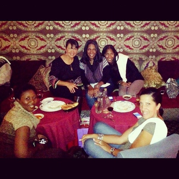 10/28/2012にChatterBox ChristieがImperial Fez Mediterranean Restaurant And Loungeで撮った写真
