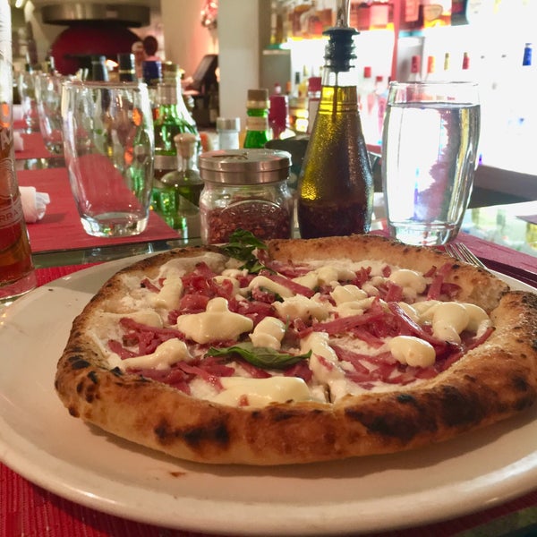 Photo taken at Pizzarte by Carter C. on 1/17/2018
