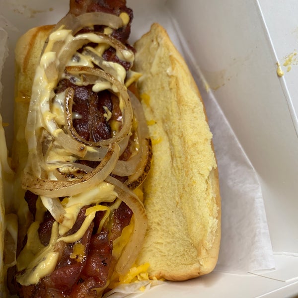 Das Foto wurde bei Mikey&#39;s Burger von Carter C. am 3/6/2019 aufgenommen