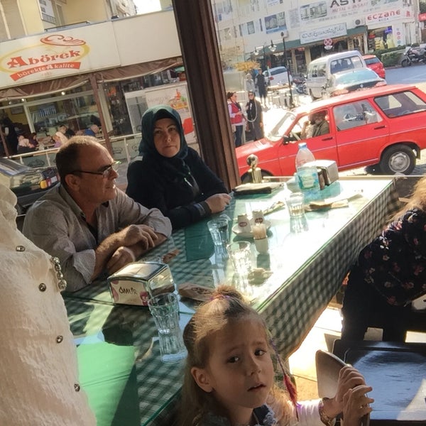 Foto scattata a Ömür Restaurant da Bilge Ü. il 10/30/2016