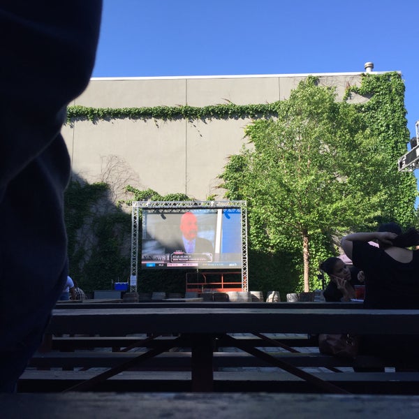 6/10/2016にCharry D.がThe Garden at Studio Squareで撮った写真